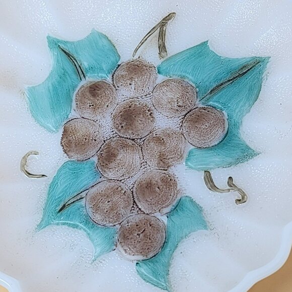 Vintage Grape Leaf Ceramic Decorative Plate 10"x8" - Picture 3 of 7